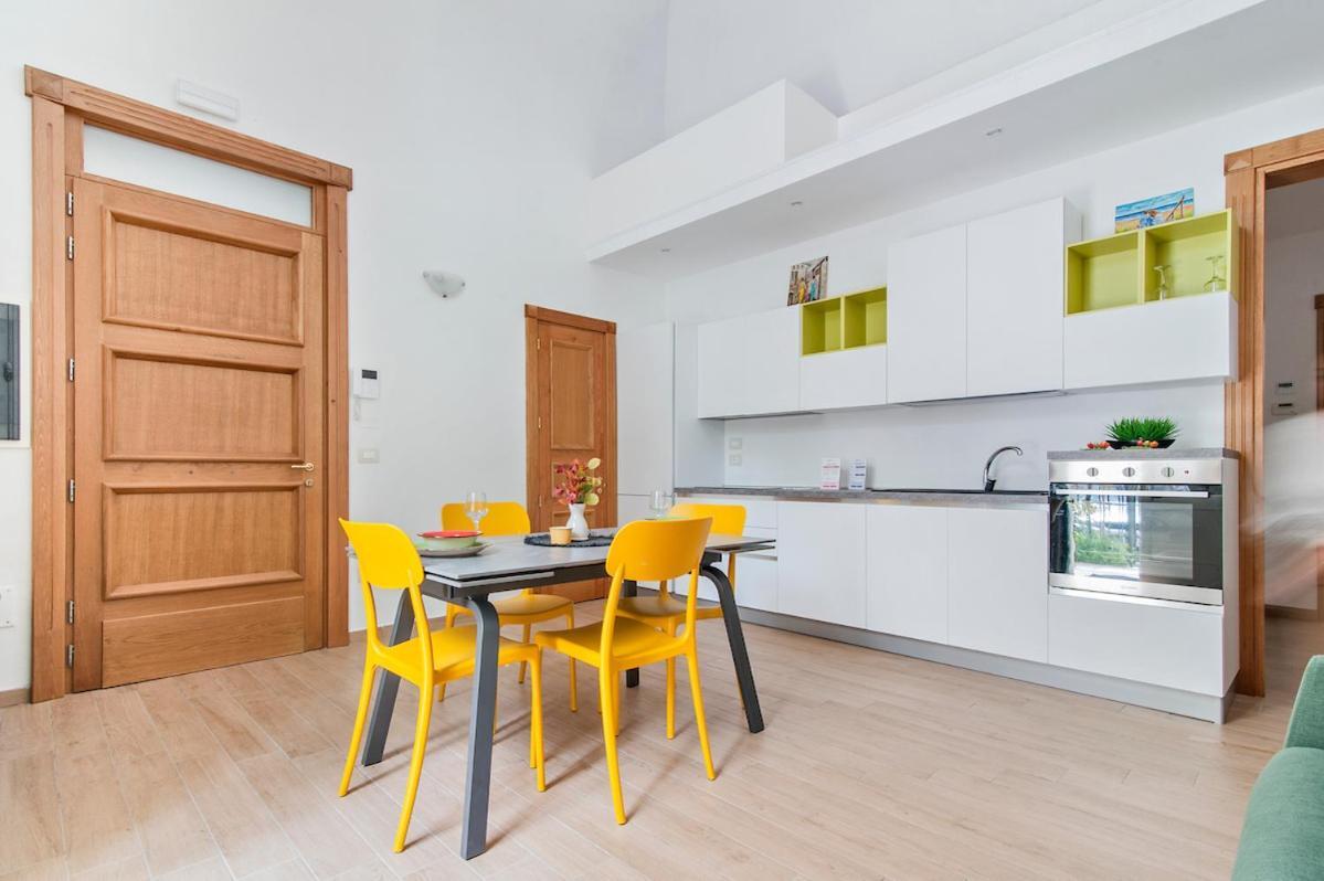 Residence De Franchis - Smart Apartments Лече Екстериор снимка